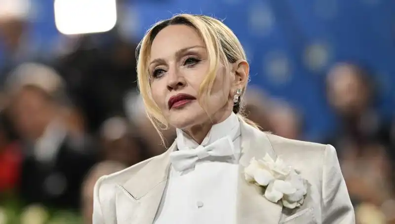 Madonna'nın Diyeti: Kanserle Savaşıyor Mu, Yoksa Tartışma mı Çıkarıyor?
