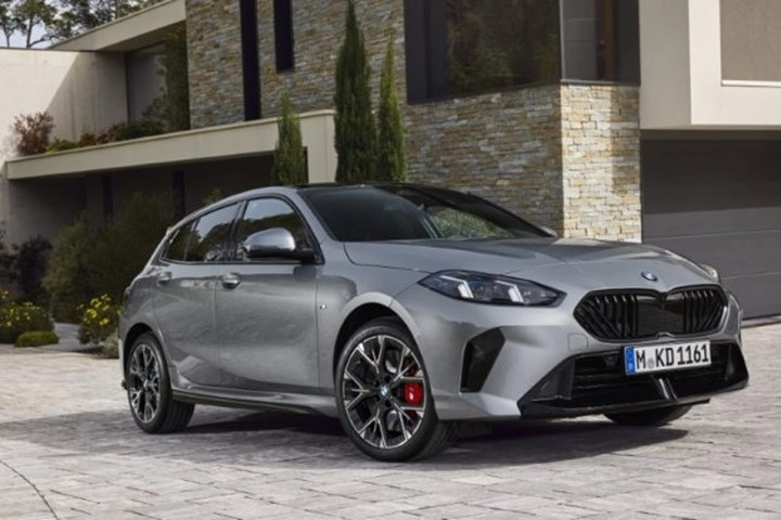 Yeni BMW 120 Türkiye’de Satışa Sunuldu: Fiyatı ve Özellikleriyle Dikkat Çekiyor