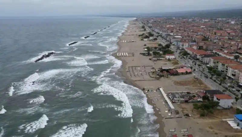 Sakarya'da İki İlçede Denize Girmek Neden Yasaklandı?