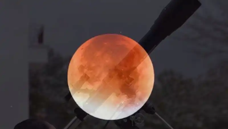 Bu Gece Kanlı Ay Tutulmasına Hazır Milyonlar: Saat Kaçta Başlayacak?