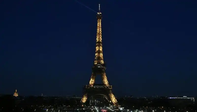 Eyfel Kulesi'ne Yönelik Saldırı Planı: İki Kişi Gözaltına Alındı