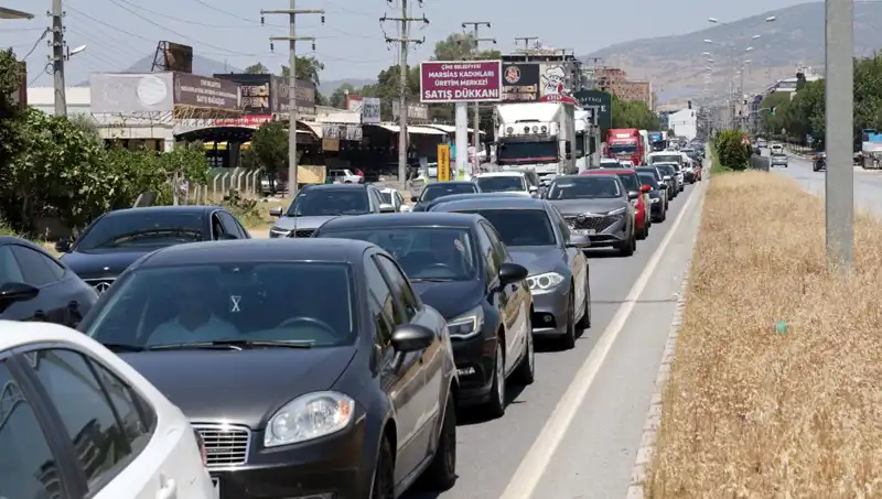 Aydın-Muğla Arasında Oluşan 60 Kilometrelik Araç Kuyruğu Neden Bu Kadar Uzadı?