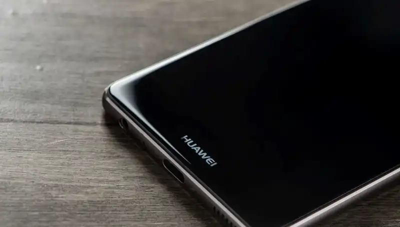 Huawei'nin Yeni Katlanabilir Telefonu: Tasarım ve Teknoloji Harikası!