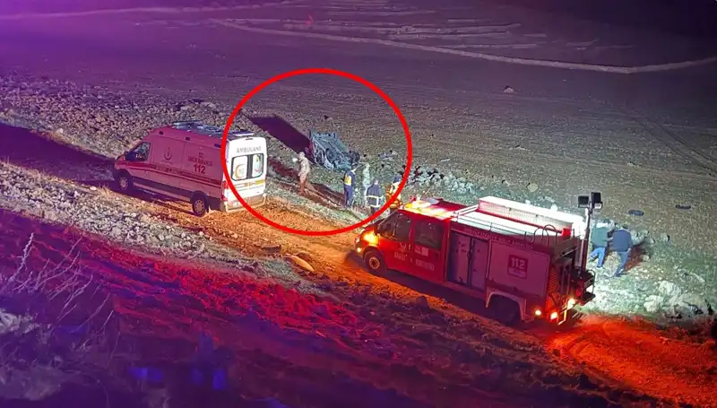 Otomobil Şarampole Devrildi: Korkunç Kazada 2 Kişi Hayatını Kaybetti