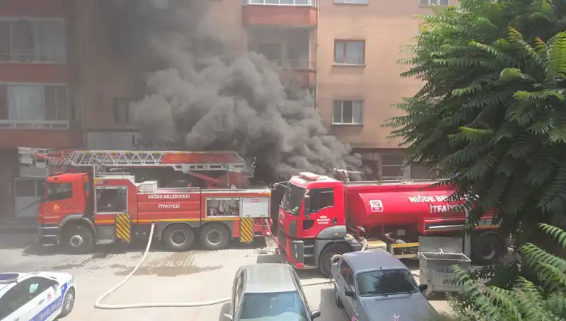 Niğde'de Beyaz Eşya Deposunda Yangın: Olayın Sebepleri ve Sonrası