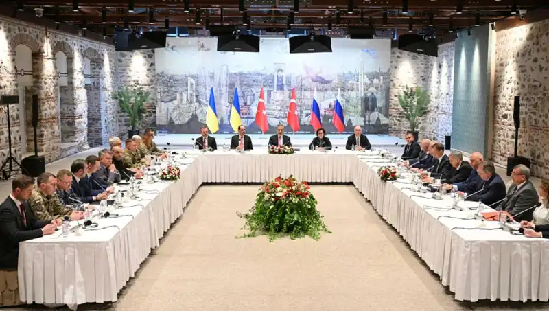 İstanbul’da Barış Zirvesi: Rus Heyeti Türkiye’de Diplomasi Masasında