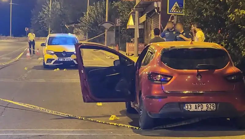 Otomobil Çatışmasında Kan Aktı: 2 Ölü, 5 Yaralı Şok Edici Olay!