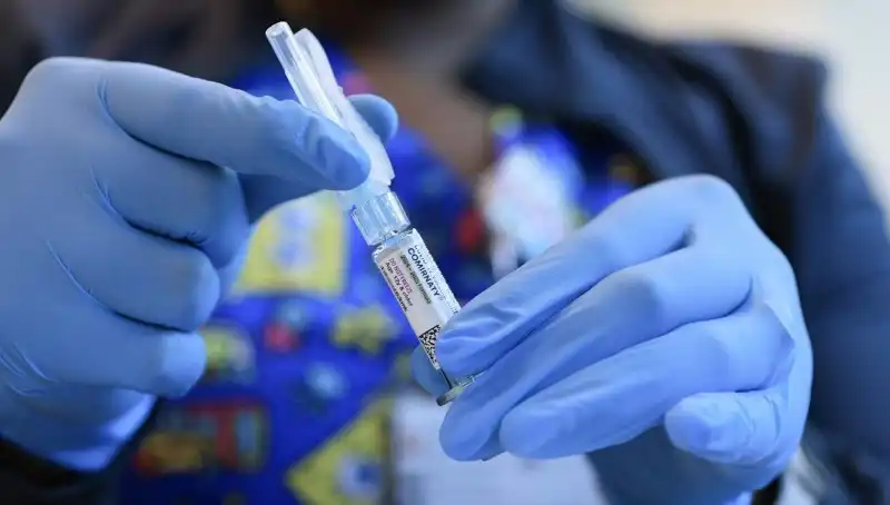 Beklenenin Aksine: Covid-19 Aşıları Ne Kadar Hayat Kurtarıyor?