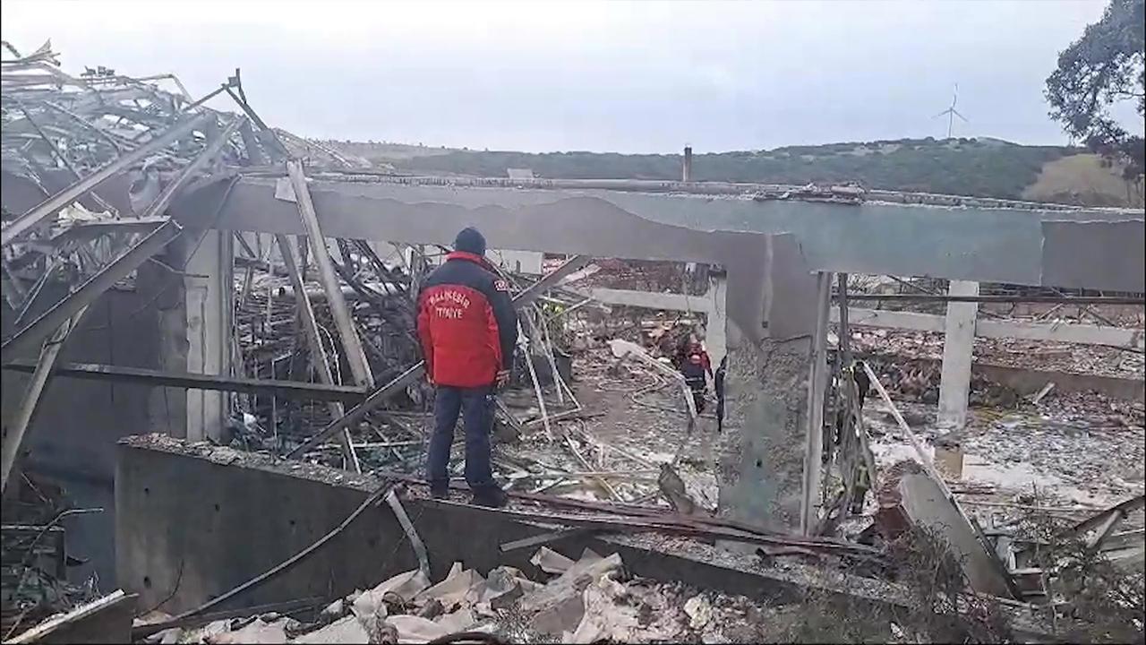Balıkesir'de Patlayıcı Madde Üretilen Fabrikada Patlama!